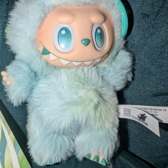 Genuine Popmart direct Serenity Labubu - Picture 2 of 12